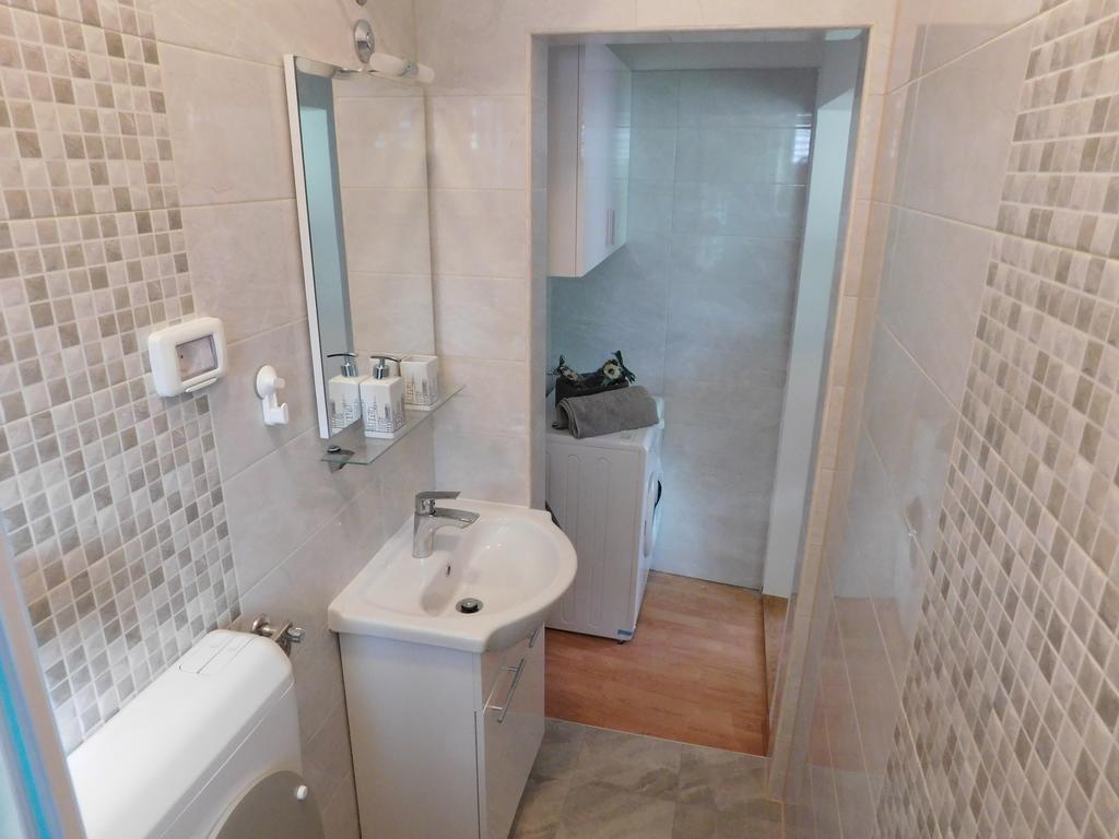 Apartman Angela 로비니 외부 사진